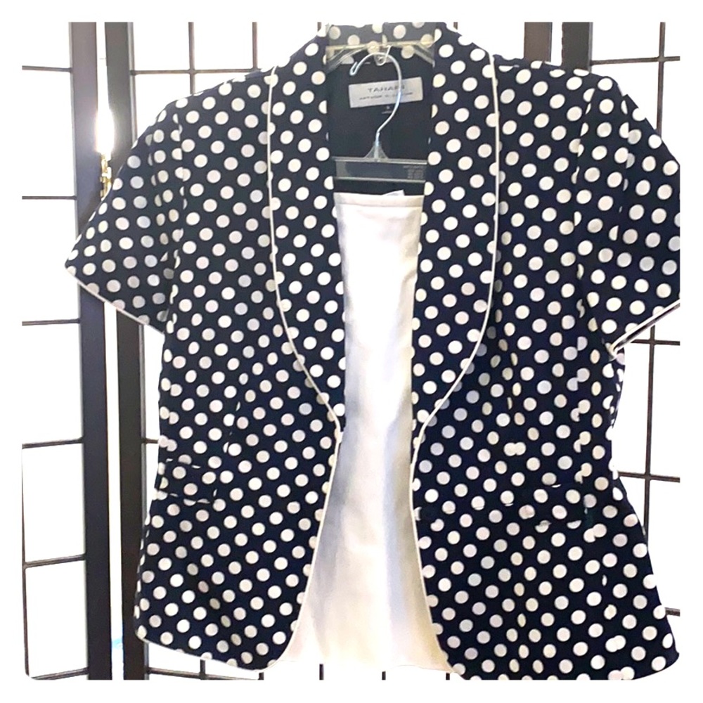 Skirt suit